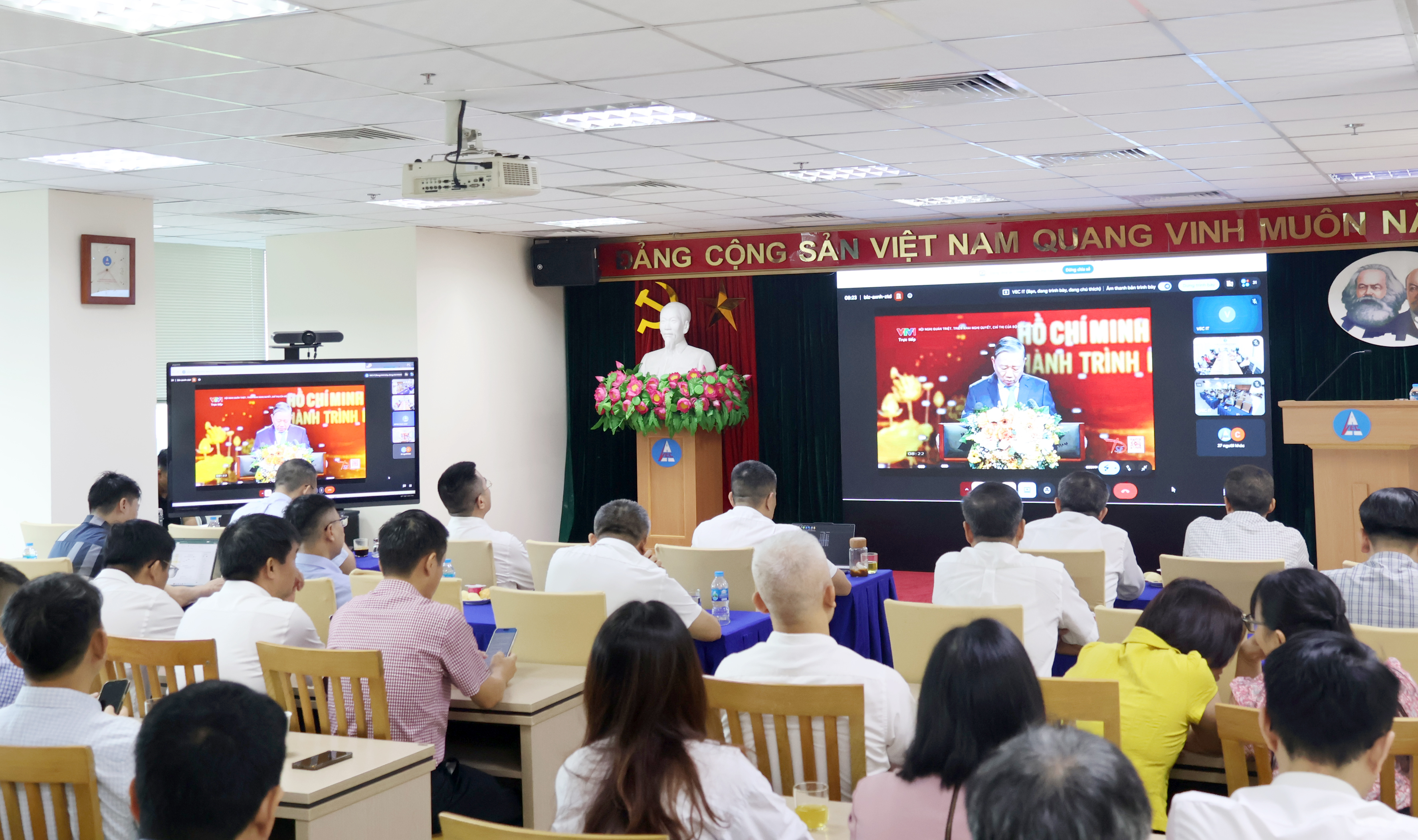 ĐẢNG ỦY VEC TỔ CHỨC HỌC TẬP, QUÁN TRIỆT CÁC NGHỊ QUYẾT, CHỈ THỊ MỚI CỦA BỘ CHÍNH TRỊ