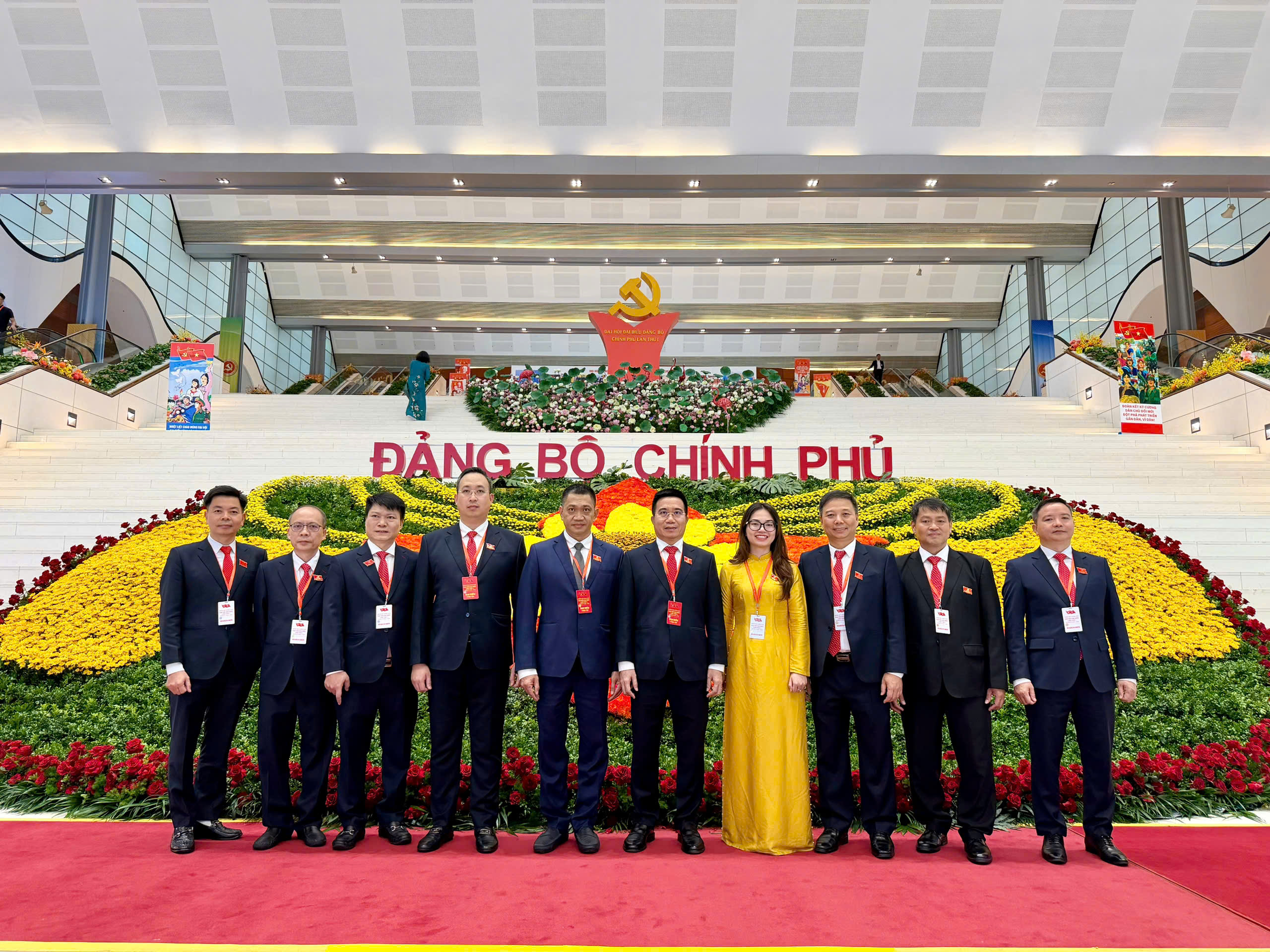 ĐỒNG CHÍ TRƯƠNG VIỆT ĐÔNG LÀM TRƯỞNG ĐOÀN ĐẠI BIỂU CỦA ĐẢNG BỘ VEC THAM DỰ ĐẠI HỘI ĐẠI BIỂU ĐẢNG BỘ CHÍNH PHỦ LẦN THỨ I, NHIỆM KỲ 2025 – 2030